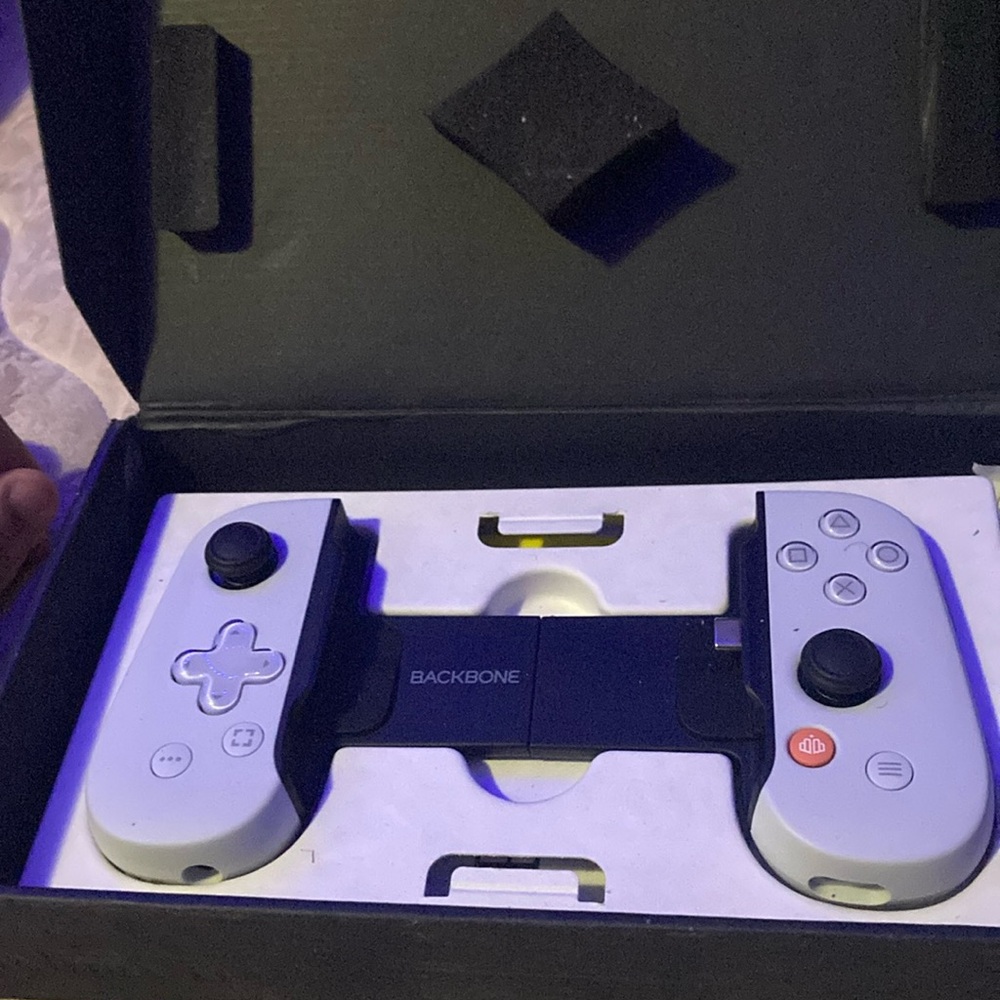 White Gaming Controller for Mobile Devices